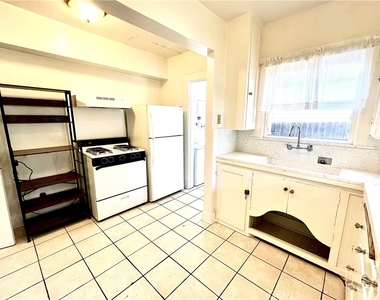 180 W 9th Street - Photo Thumbnail 8