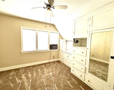 180 W 9th Street - Photo Thumbnail 12