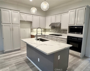 12169 Wembley Court - Photo Thumbnail 7