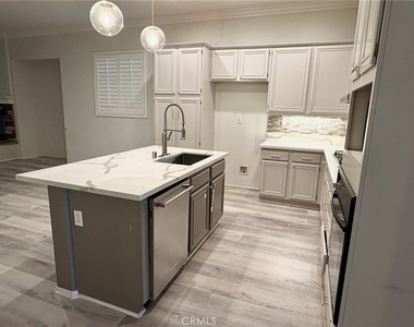 12169 Wembley Court - Photo Thumbnail 5