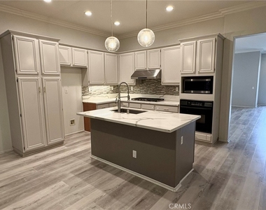 12169 Wembley Court - Photo Thumbnail 6