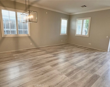 12169 Wembley Court - Photo Thumbnail 4