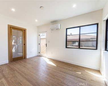 2051 Mcpherson - Photo Thumbnail 12
