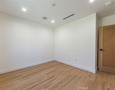 2051 Mcpherson - Photo Thumbnail 21