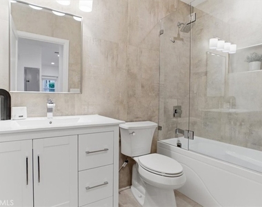 902 Brier Lane - Photo Thumbnail 5
