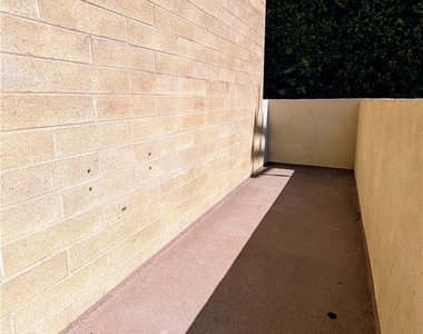 1300 Midvale Avenue - Photo Thumbnail 20