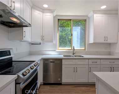 1300 Midvale Avenue - Photo Thumbnail 4