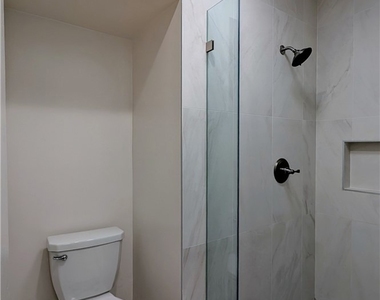 1300 Midvale Avenue - Photo Thumbnail 15