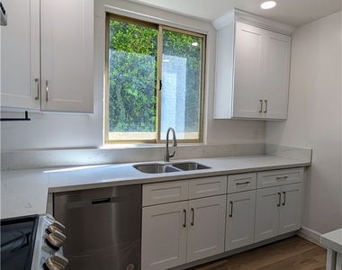 1300 Midvale Avenue - Photo Thumbnail 6