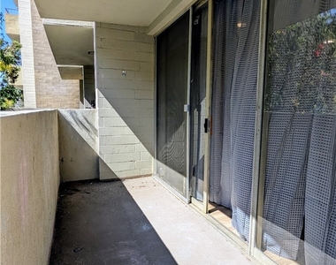 1300 Midvale Avenue - Photo Thumbnail 19