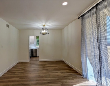 1300 Midvale Avenue - Photo Thumbnail 3