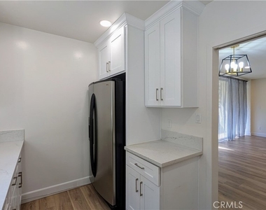 1300 Midvale Avenue - Photo Thumbnail 7