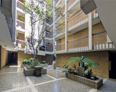 1300 Midvale Avenue - Photo Thumbnail 22