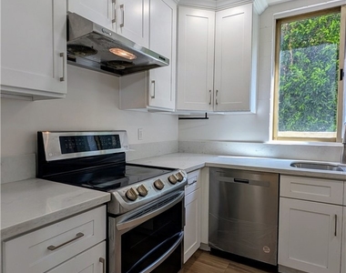 1300 Midvale Avenue - Photo Thumbnail 5