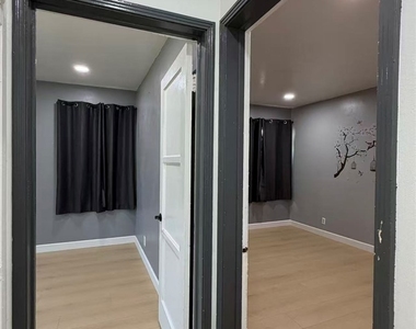 2132 Divine - Photo Thumbnail 6