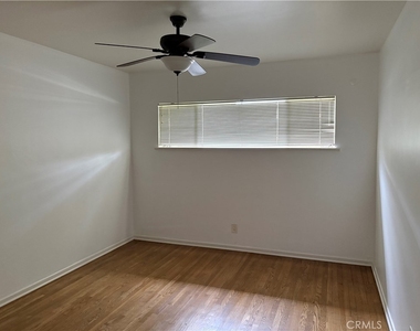 5633 Noel Drive - Photo Thumbnail 5