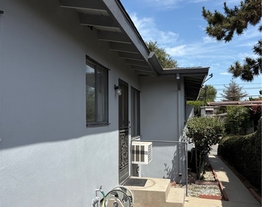 5633 Noel Drive - Photo Thumbnail 8