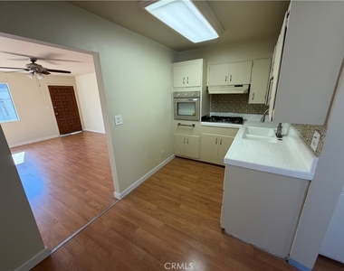 2053 N Garfield - Photo Thumbnail 6