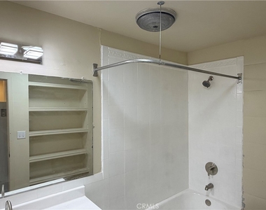 2053 N Garfield - Photo Thumbnail 15