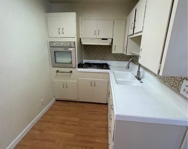 2053 N Garfield - Photo Thumbnail 5