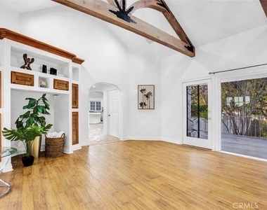 915 Edie Drive - Photo Thumbnail 8