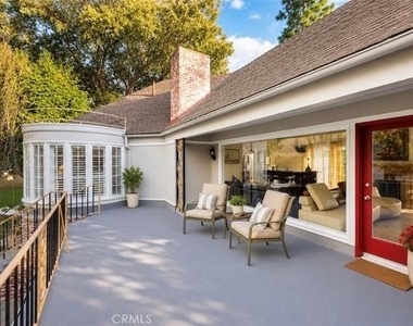 915 Edie Drive - Photo Thumbnail 6