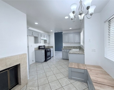 11876 Albion Way - Photo Thumbnail 9