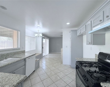 11876 Albion Way - Photo Thumbnail 6