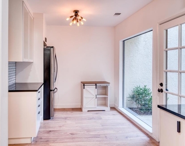 535 Churchill Downs Ct - Photo Thumbnail 9