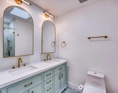 535 Churchill Downs Ct - Photo Thumbnail 13