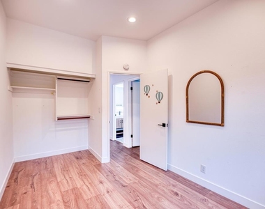 535 Churchill Downs Ct - Photo Thumbnail 20
