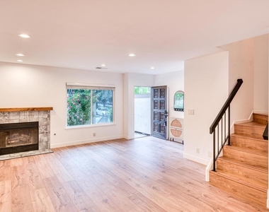535 Churchill Downs Ct - Photo Thumbnail 3