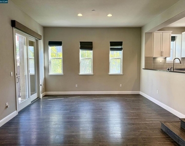 64 Persimmon Walk - Photo Thumbnail 4