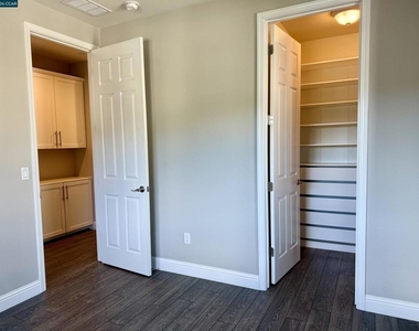 64 Persimmon Walk - Photo Thumbnail 16