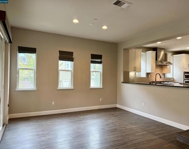 64 Persimmon Walk - Photo Thumbnail 3