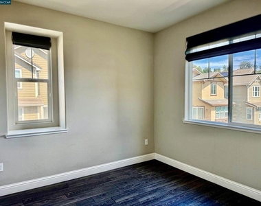 64 Persimmon Walk - Photo Thumbnail 15