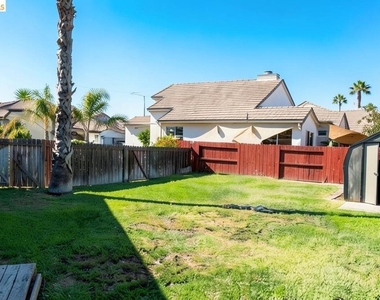 2413 Santa Cruz Ct - Photo Thumbnail 37