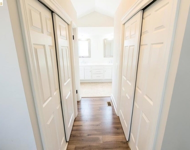 2413 Santa Cruz Ct - Photo Thumbnail 29