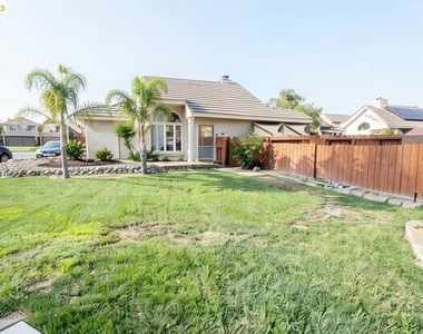 2413 Santa Cruz Ct - Photo Thumbnail 40