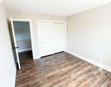 2413 Santa Cruz Ct - Photo Thumbnail 23