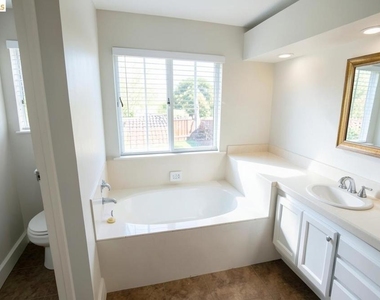 2413 Santa Cruz Ct - Photo Thumbnail 28