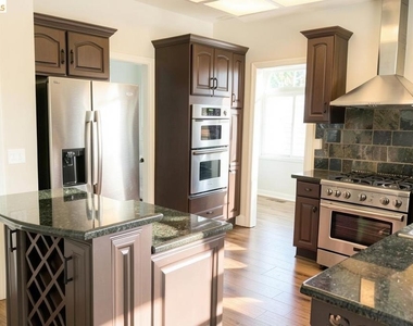 2413 Santa Cruz Ct - Photo Thumbnail 13