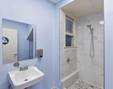 869 Woodside Way - Photo Thumbnail 8