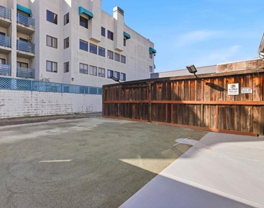 869 Woodside Way - Photo Thumbnail 30
