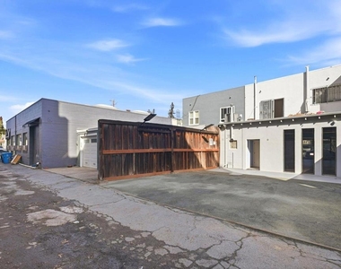 869 Woodside Way - Photo Thumbnail 28