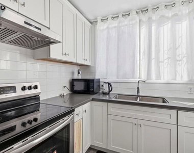 869 Woodside Way - Photo Thumbnail 14