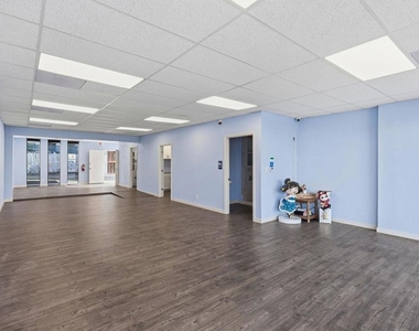 869 Woodside Way - Photo Thumbnail 1