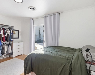 869 Woodside Way - Photo Thumbnail 23