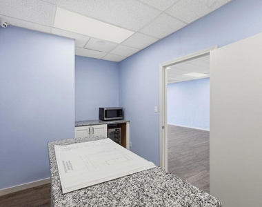 869 Woodside Way - Photo Thumbnail 5