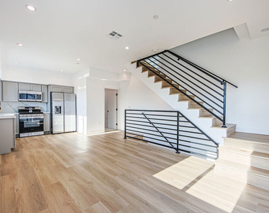 11443 Hatteras Street - Photo Thumbnail 9